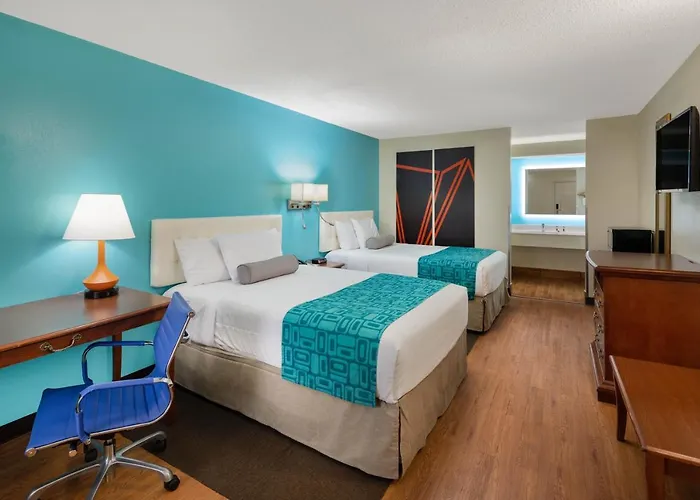 Howard Johnson By Wyndham Savannah Ga